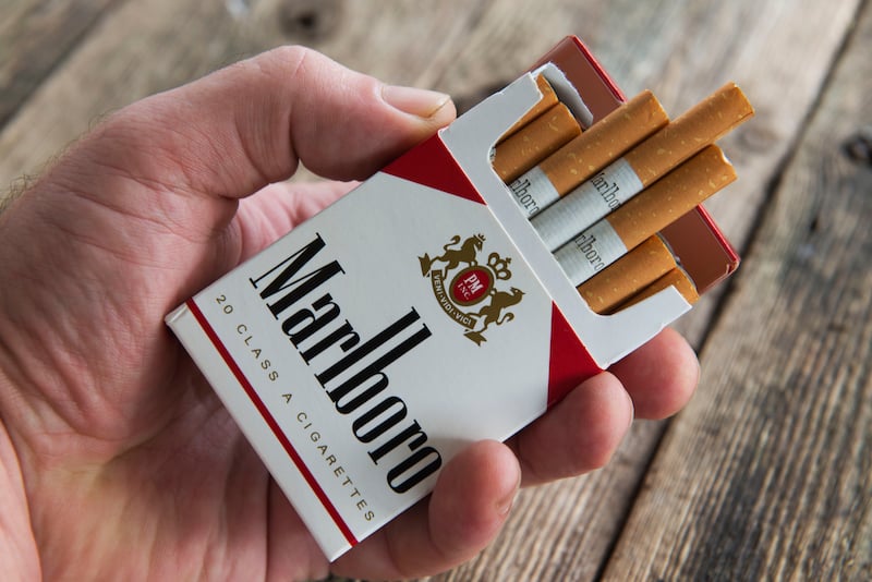 Le paquet de Marlboro, cigarettes les plus vendues en France, passera à 10 euros à compter du Le paquet de Marlboro, cigarettes les plus vendues en France, passera à 10 euros à compter du